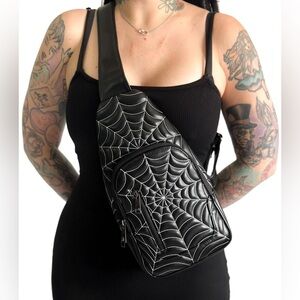 FOXBLOOD Spiderweb Sling Bag - Black/White